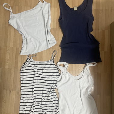 Set of 4 Women’s Tops
