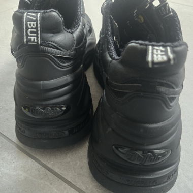 von Sneakers 