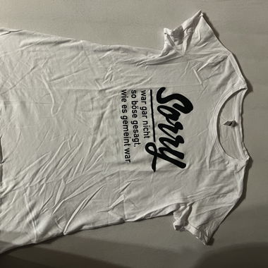 T-shirt blanc avec imprimé « Sorry » taille S