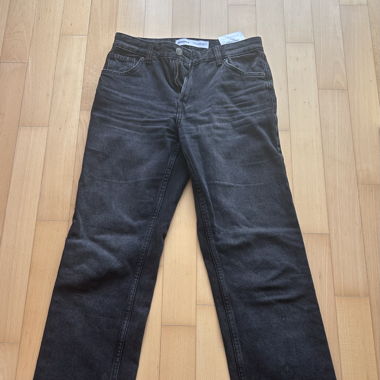 Scharze Baggy-Jeans