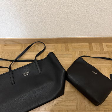 Ensemble sac Guess sac à main plus pochette 