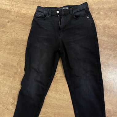 Schwarze straight leg high waist jeans