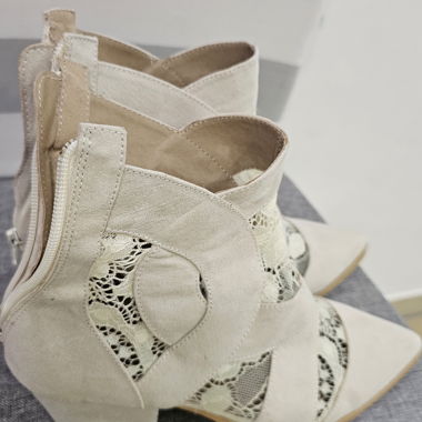 Beige Cutout Ankle Boots Lescana 