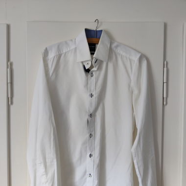 Weisses body fit Hemd von Olymp