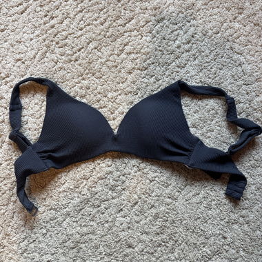 Top bikini blu scuro da annodare