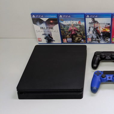 Sony PlayStation 4 Slim, 2 manettes, 5 jeux