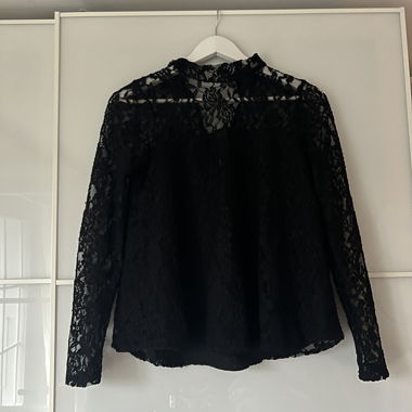 Abercrombie lace top