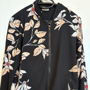 Leichte Bomberjacke