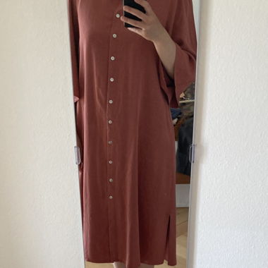 Robe chemise boutonnée élégante en rouille