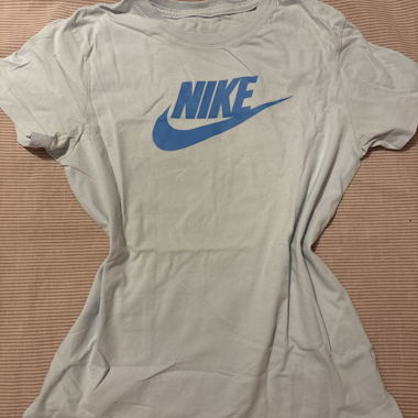 NIKE Shirt