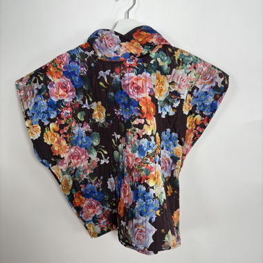 Maglia con cappuccio trapuntata floreale