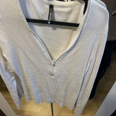 Pullover mit Glitzersteine
