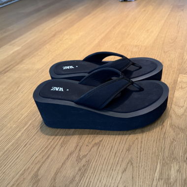 Zara Plateau Flip-Flops