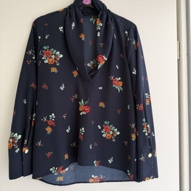 Zara Floral Blouse Navy XS