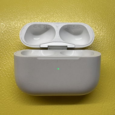 Apple AirPods Pro 1 Ladecase (A2190).