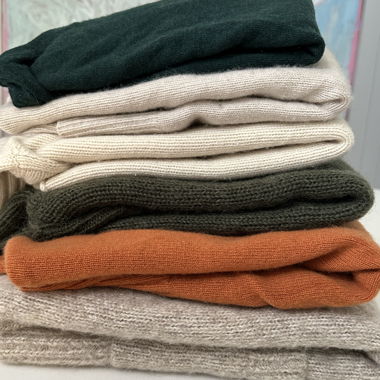Lot de pulls en maille multicolores
