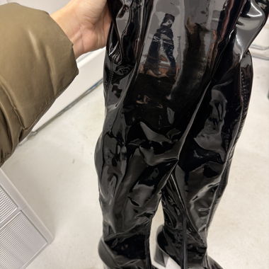 Bottes en cuir verni noires