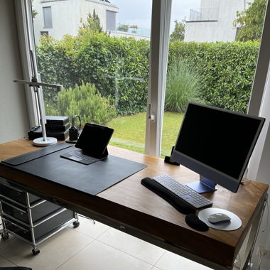 Tisch massiv