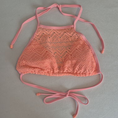 Peach farbiges Bikini-Top