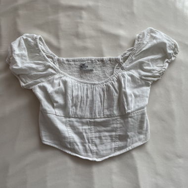 Hollister top corto bianco con maniche a sbuffo