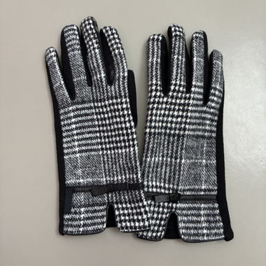 Checkered Gloves