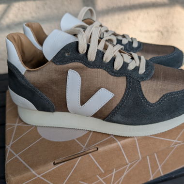 Baskets Veja Holiday Bastille