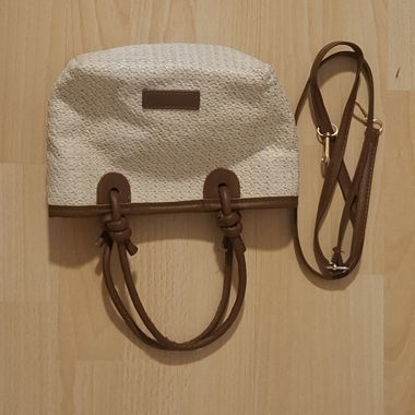 Borsa bianca con dettagli marroni