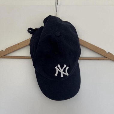 Navy New York Yankees baseball cap