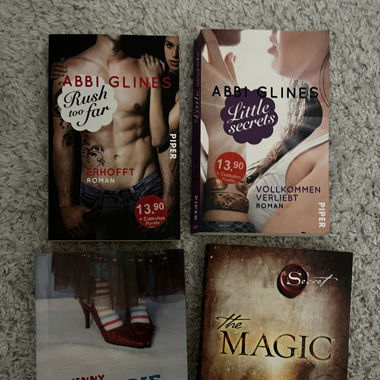 Vier Bücher zum verkauf