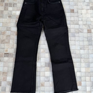 Schwarze Jeans mit geradem Bein