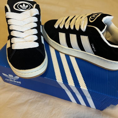 Chaussures Adidas 