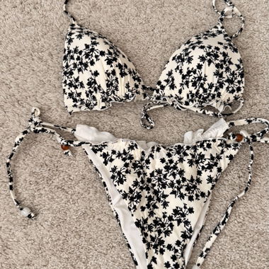 Ensemble de bikini au motif floral