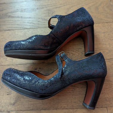 Dunkelblaue Mary-Jane Pumps von CHIE MIHARA