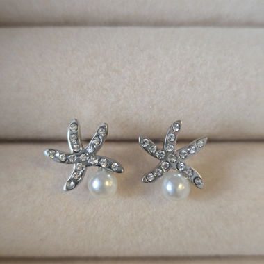 Rhinestone & Pearl Stud Earrings