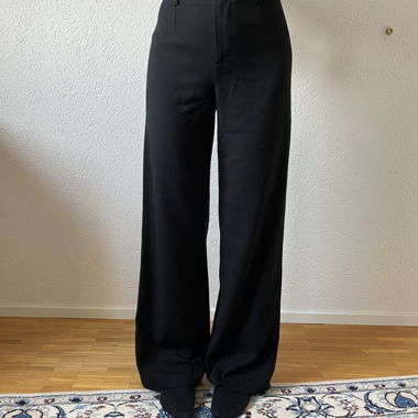 Black trousers