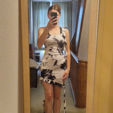 Robe asymétrique à motif