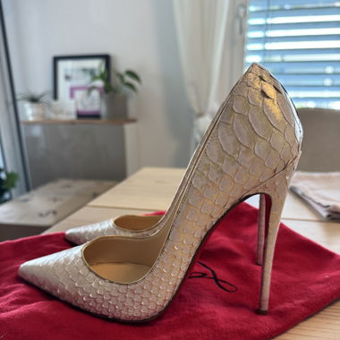 Christian Louboutin So Kate 120 Beige Heels Gr. 38