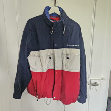 Tommy hilfiger jacket! Size M/L