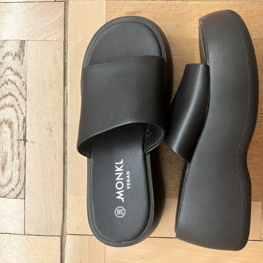 Sandales compensées MONKI vegan