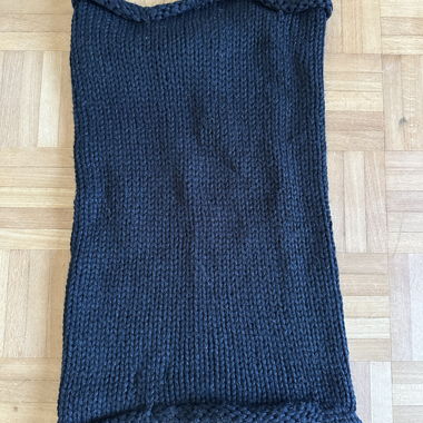 Gestrickter Schlauchschal dunkelblau