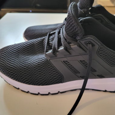 Adidas Freizeitschuh 