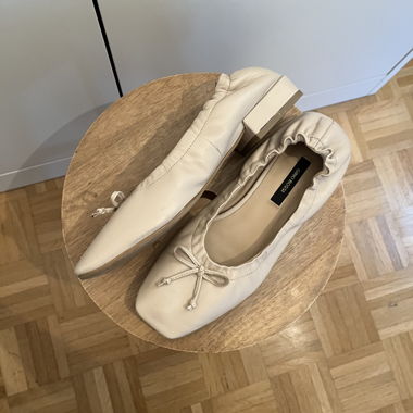GINO ROSSI leather ballerinas