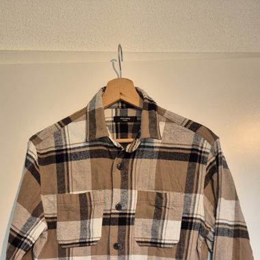 Long-Sleeve Shirt