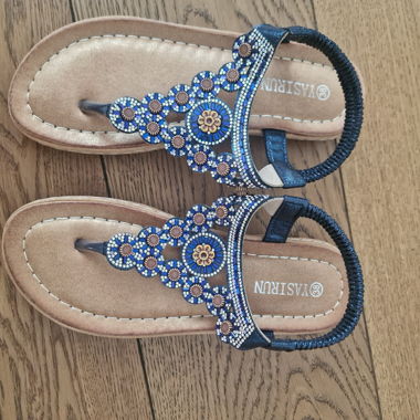 Yasrinu Women’s Sandals Gr 38 like new