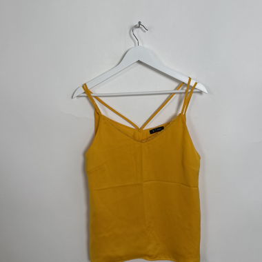 Top camisole giallo con spalline