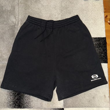 Schwarze Balenciaga-Shorts