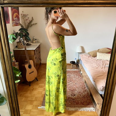 Backless maxi dress