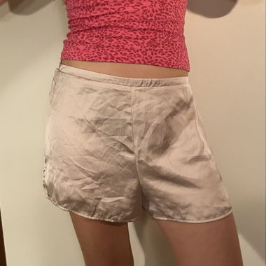 Pantalon court en satin beige