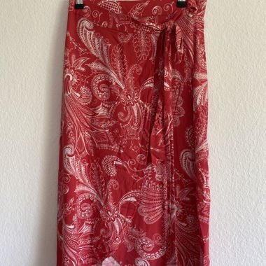Roter Umschlagrock
