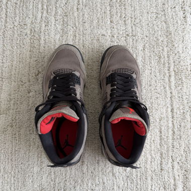Sneaker Air Jordan 4 in taupe